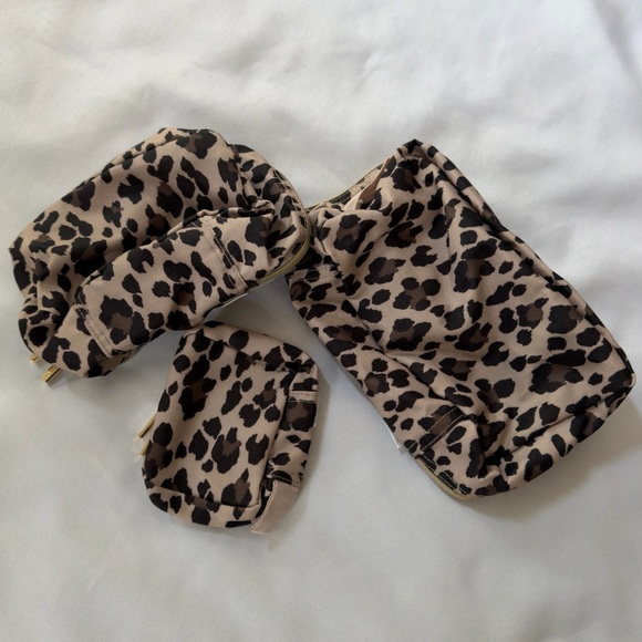 Itzy Ritzy Leopard Bundle - Picture 3 of 16